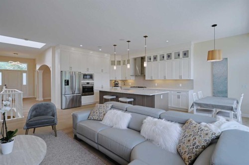 271 Hamptons Terrace Nw, Calgary, AB - Indoor Photo Showing Living Room