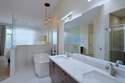 271 Hamptons Terrace Nw, Calgary, AB - Indoor Photo Showing Bathroom
