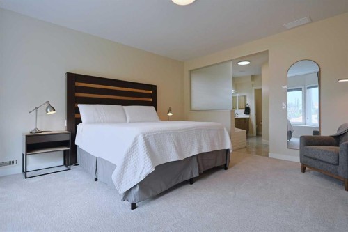 271 Hamptons Terrace Nw, Calgary, AB - Indoor Photo Showing Bedroom