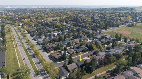 39 Bearberry Crescent Nw, Calgary, AB - Outdoor With View