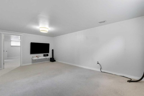 4720 Worcester Drive Sw, Calgary, AB - Indoor
