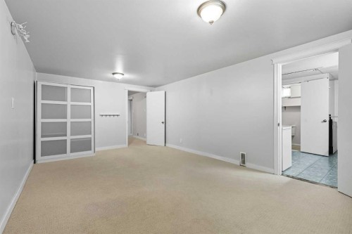 4720 Worcester Drive Sw, Calgary, AB - Indoor Photo Showing Other Room
