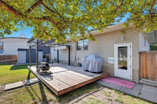 4720 Worcester Drive Sw, Calgary, AB - Outdoor With Exterior