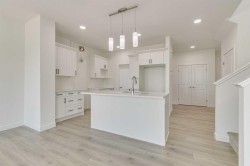 17 Andalusian Road  Cochrane, AB T4C 3B7