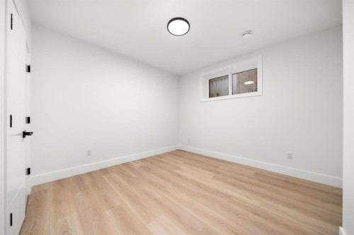 1907 28 Avenue Sw, Calgary, AB - Indoor Photo Showing Other Room