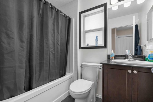 80 Legacy Crescent Se, Calgary, AB - Indoor Photo Showing Bathroom