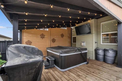 80 Legacy Crescent Se, Calgary, AB -  Photo Showing Garage