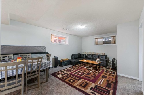 17 Saddlecrest Crescent Ne, Calgary, AB - Indoor