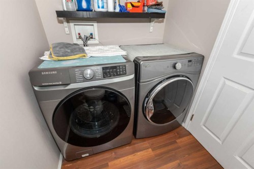 10 Tarawood Lane Ne, Calgary, AB - Indoor Photo Showing Laundry Room