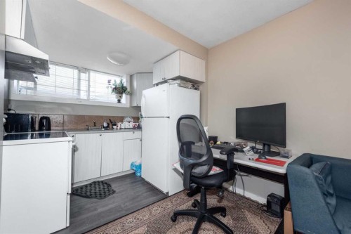 10 Tarawood Lane Ne, Calgary, AB - Indoor Photo Showing Office