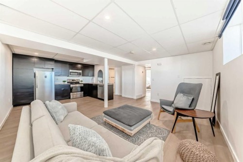 5903 4 Avenue Ne, Calgary, AB - Indoor