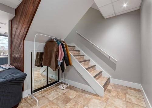 3-123 13 Avenue Ne, Calgary, AB - Indoor Photo Showing Other Room