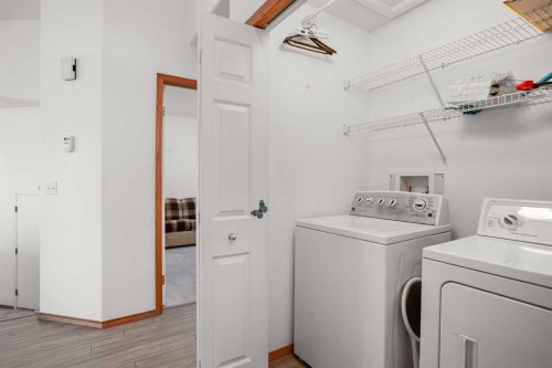 70 Anaheim Green Ne, Calgary, AB - Indoor Photo Showing Laundry Room