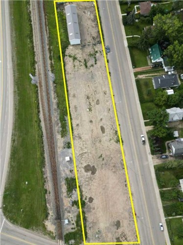 670 10 Avenue South, Carstairs, AB 