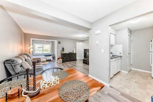 4611 50 Street, Red Deer, AB - Indoor Photo Showing Living Room
