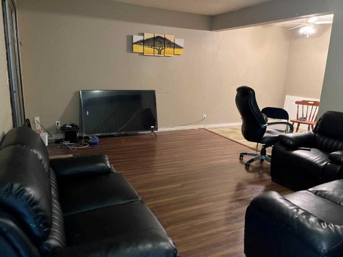 4611 50 Street, Red Deer, AB - Indoor