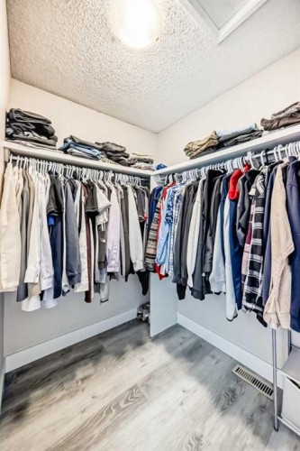 3920 44 Avenue Ne, Calgary, AB - Indoor With Storage