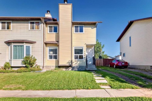 3920 44 Avenue Ne, Calgary, AB - Outdoor