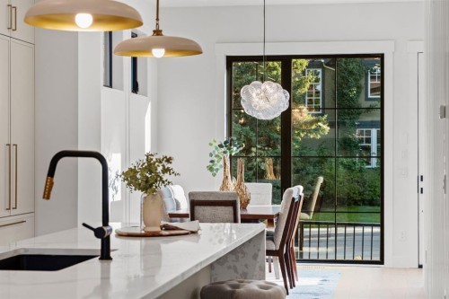 1904 48 Avenue Sw, Calgary, AB - Indoor