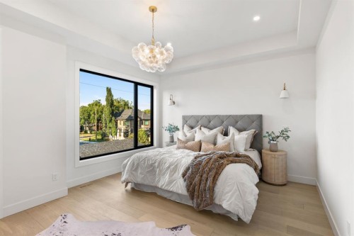 1904 48 Avenue Sw, Calgary, AB - Indoor Photo Showing Bedroom