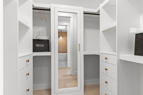 1904 48 Avenue Sw, Calgary, AB - Indoor