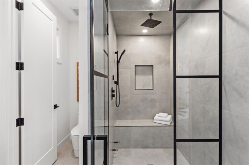 1904 48 Avenue Sw, Calgary, AB - Indoor