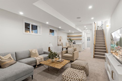 1904 48 Avenue Sw, Calgary, AB - Indoor Photo Showing Living Room