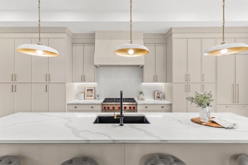 1904 48 Avenue Sw, Calgary, AB - Indoor Photo Showing Kitchen With Upgraded Kitchen