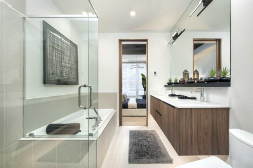 308-4180 Kovitz Avenue Nw, Calgary, AB - Indoor Photo Showing Bathroom