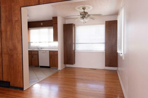 4328 Greenview Drive Ne, Calgary, AB - Indoor Photo Showing Other Room