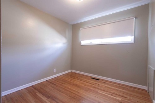 4328 Greenview Drive Ne, Calgary, AB - Indoor Photo Showing Other Room
