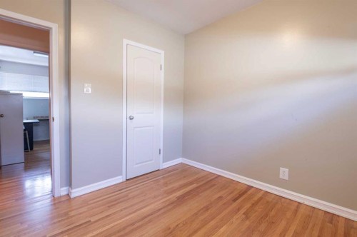 4328 Greenview Drive Ne, Calgary, AB - Indoor Photo Showing Other Room