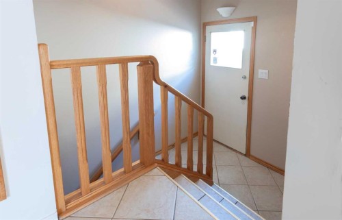 4328 Greenview Drive Ne, Calgary, AB - Indoor Photo Showing Other Room