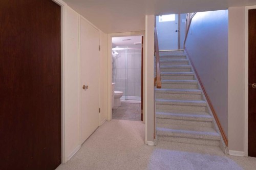 4328 Greenview Drive Ne, Calgary, AB - Indoor Photo Showing Other Room