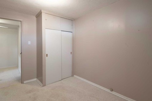 4328 Greenview Drive Ne, Calgary, AB - Indoor Photo Showing Other Room