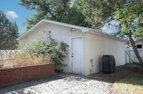 4328 Greenview Drive Ne, Calgary, AB - Outdoor