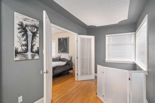 1437 23 Street Sw, Calgary, AB - Indoor Photo Showing Other Room