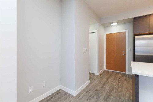 1119-95 Burma Star Road, Calgary, AB - Indoor Photo Showing Other Room