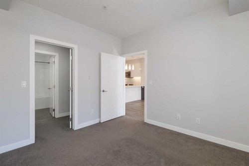1119-95 Burma Star Road, Calgary, AB - Indoor Photo Showing Other Room