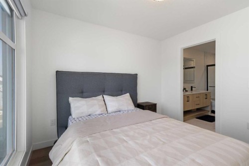 61-903 Mahogany Boulevard Se, Calgary, AB - Indoor Photo Showing Bedroom