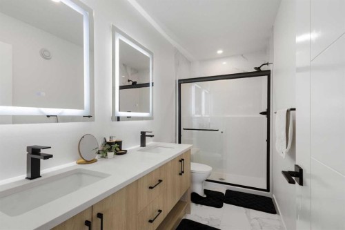 61-903 Mahogany Boulevard Se, Calgary, AB - Indoor Photo Showing Bathroom