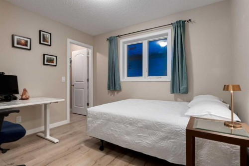 162 Walden Crescent Se, Calgary, AB - Indoor Photo Showing Bedroom