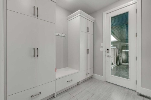 506 54 Avenue Sw, Calgary, AB -  Photo Showing Other Room