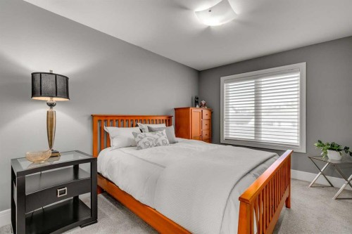 506 54 Avenue Sw, Calgary, AB - Indoor Photo Showing Bedroom