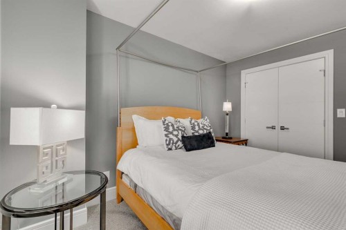 506 54 Avenue Sw, Calgary, AB - Indoor Photo Showing Bedroom