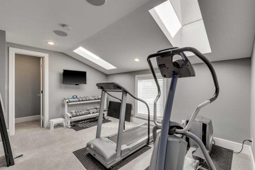 506 54 Avenue Sw, Calgary, AB - Indoor Photo Showing Gym Room