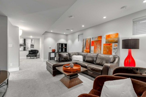 506 54 Avenue Sw, Calgary, AB - Indoor Photo Showing Living Room