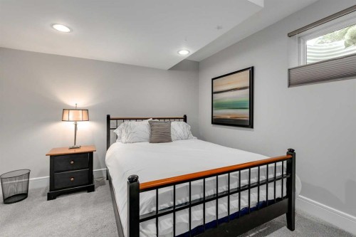 506 54 Avenue Sw, Calgary, AB - Indoor Photo Showing Bedroom