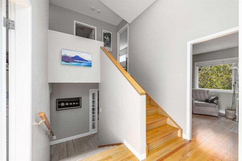 2604 11 Avenue Nw, Calgary, AB - Indoor Photo Showing Other Room