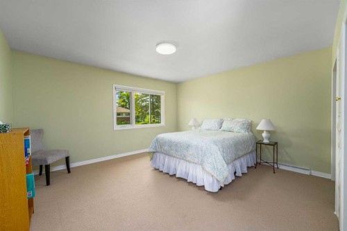 2604 11 Avenue Nw, Calgary, AB - Indoor Photo Showing Bedroom